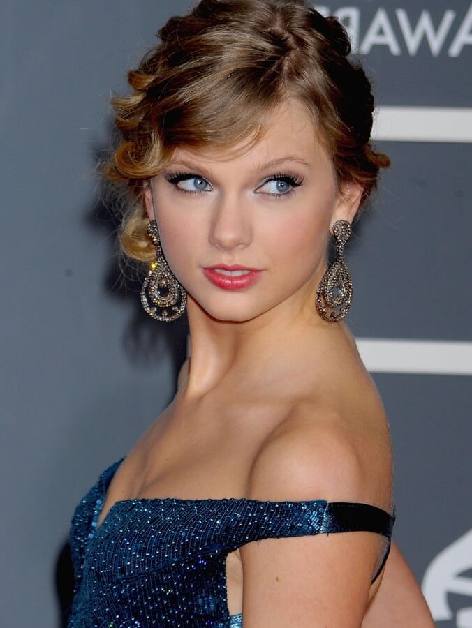 Gorgeous Taylor -