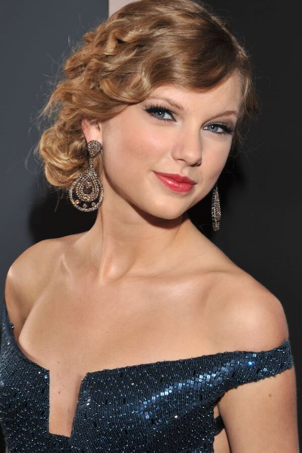 Gorgeous Taylor -