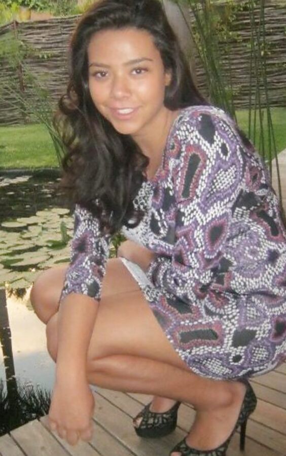 Chavita apretandoce