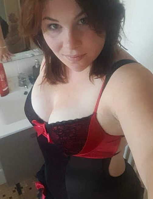 Marjorie Petites tenues et poses sexy