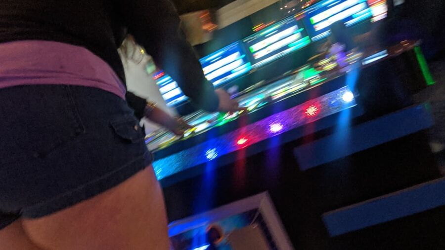 Big booty big legs Slut