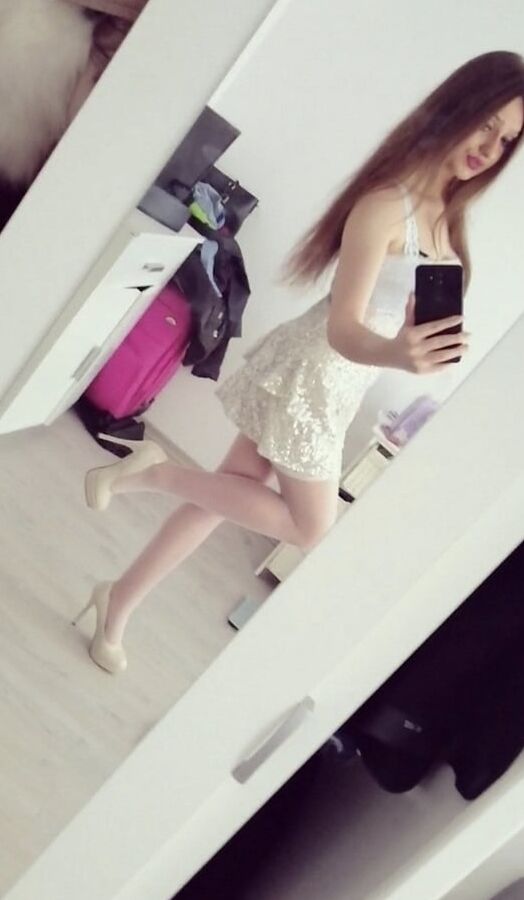 Polonaise chaude et serrée, bas, collants, selfie, talons hauts