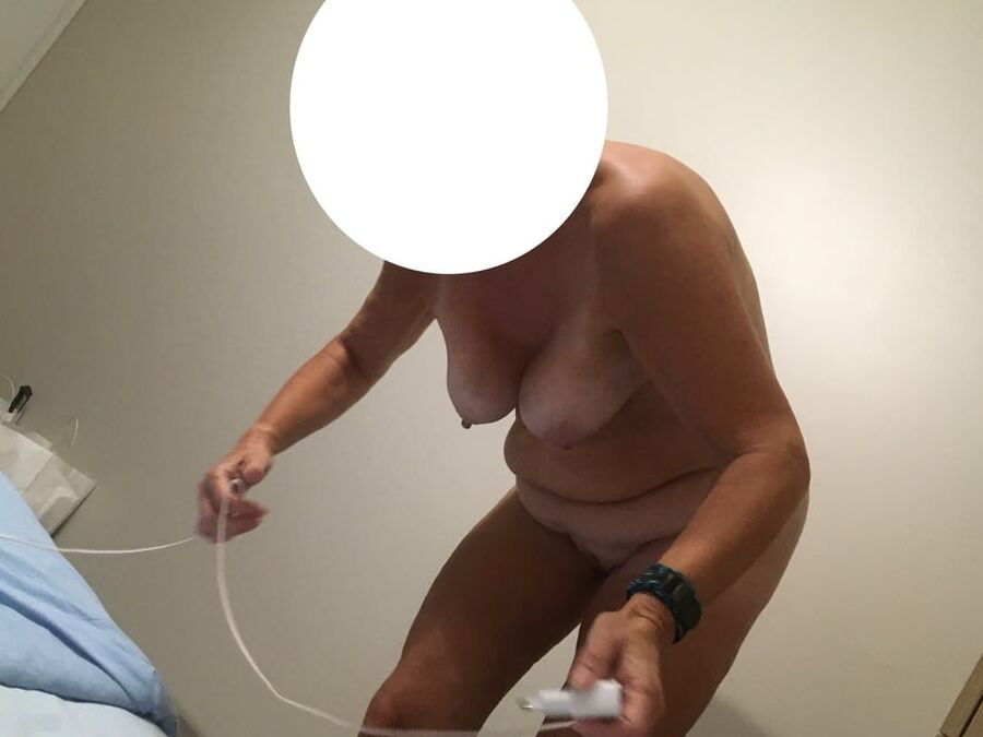 Nude teets