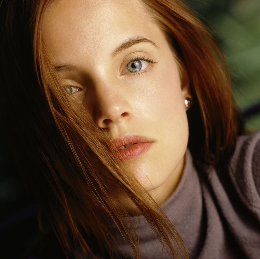 Sexy Mena Suvari -