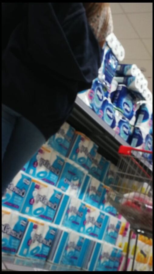 Geiler Arsch im Supernarkt