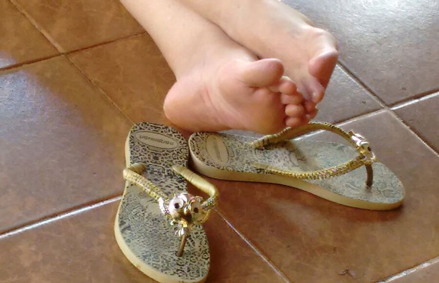 CUNHADA FEET