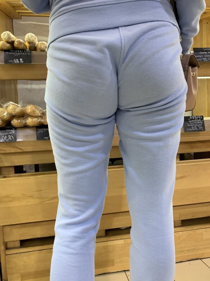 Mmm hot ass mature