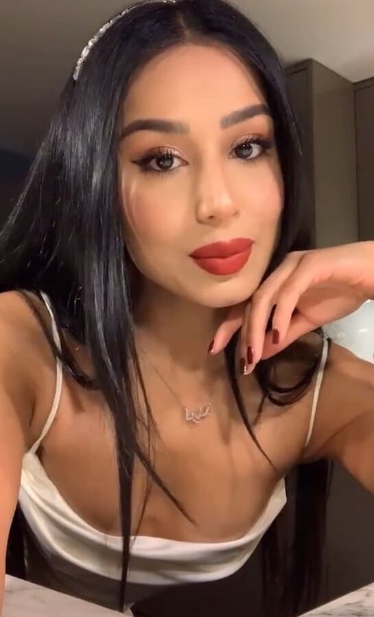 Instagram Babe Erim Indian Sexy Slut Tight Body Dresses Legs