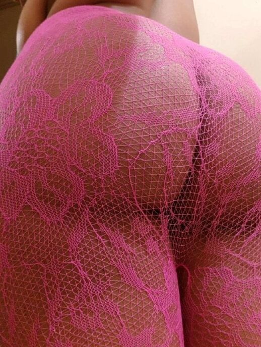 Ebony Backshots