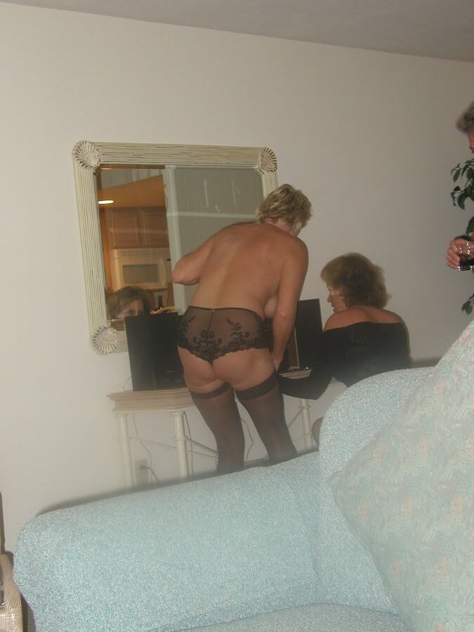 Leslie, Mature SlutWife, Girl Girl Action!