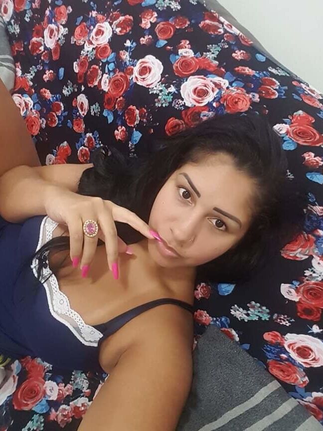 DANIELE MORENA DANCARINA CAVALA RABUDA ENORME