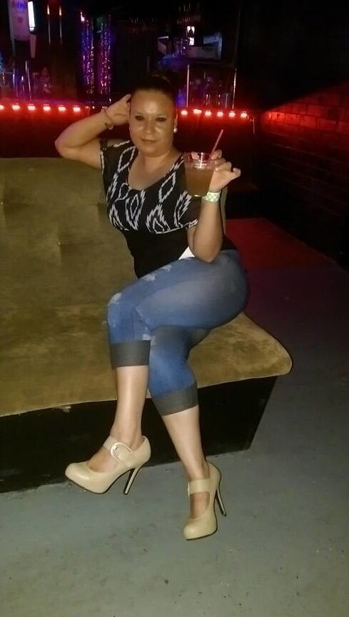 angeline zavala culona caderona ass pata de camello