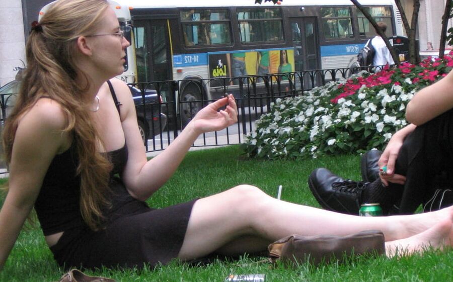 Schoene Frauen und suesse Fuesse