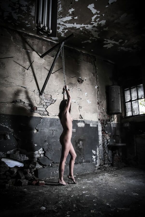 Luna in the gulag isolation cell