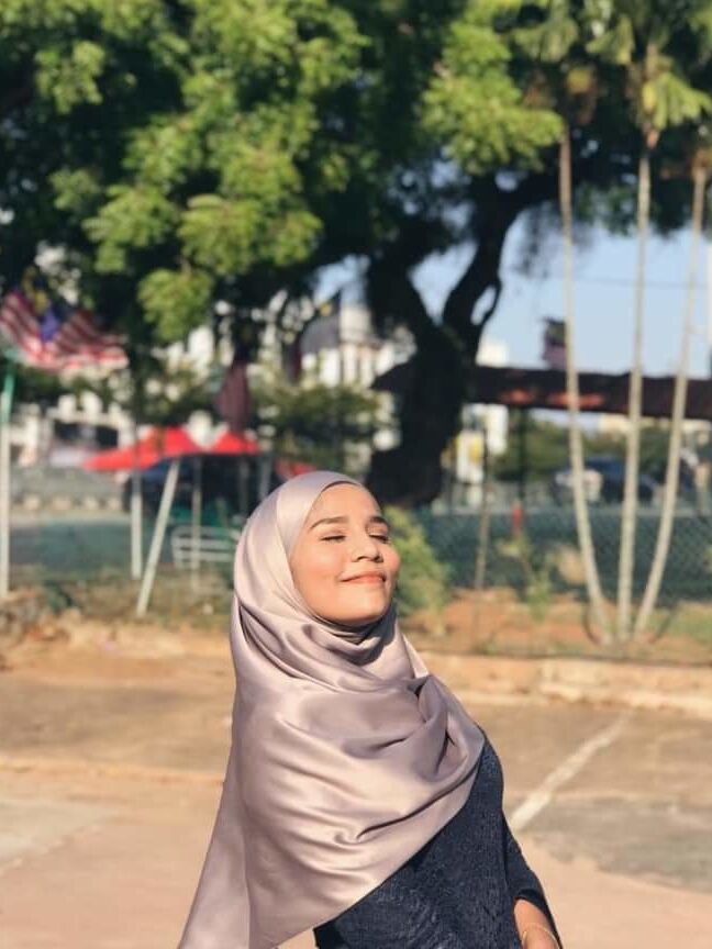Cikgu Syamiera body padu gersang