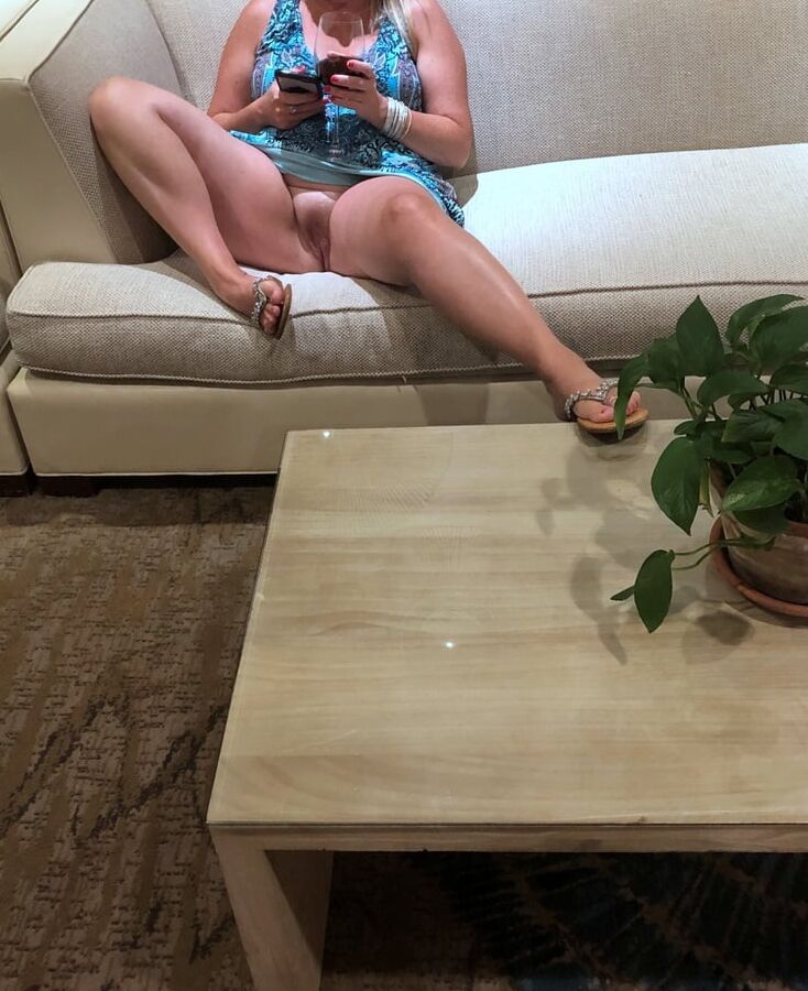 Flashing Wives Friday No panties