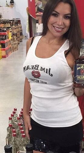 HOT Saint Louis, MO Bartender And Singer