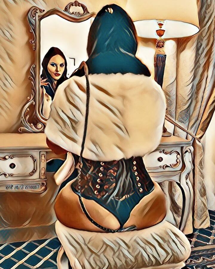 Mistress Ezada Sinn