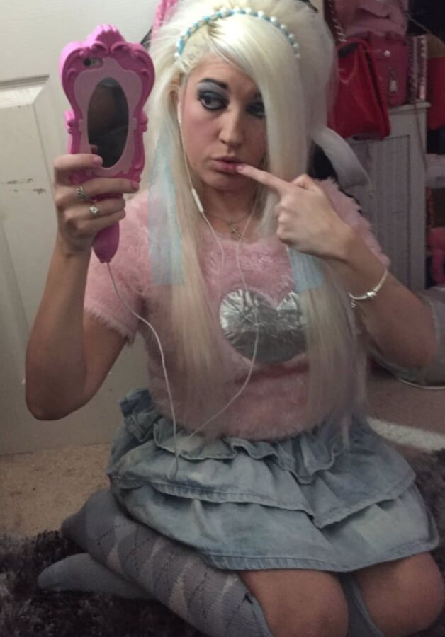 Barbii Bucxxx la poufiasse ultime de Max Hardcore