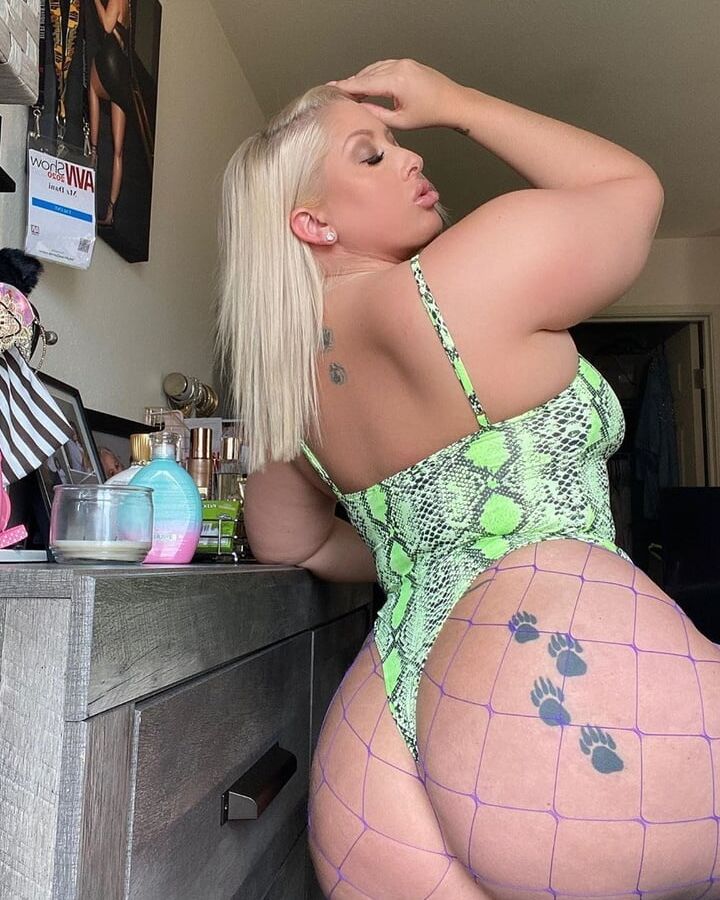 Sexy Curvy BBW Pawgs Hot Big Tits Big ASS