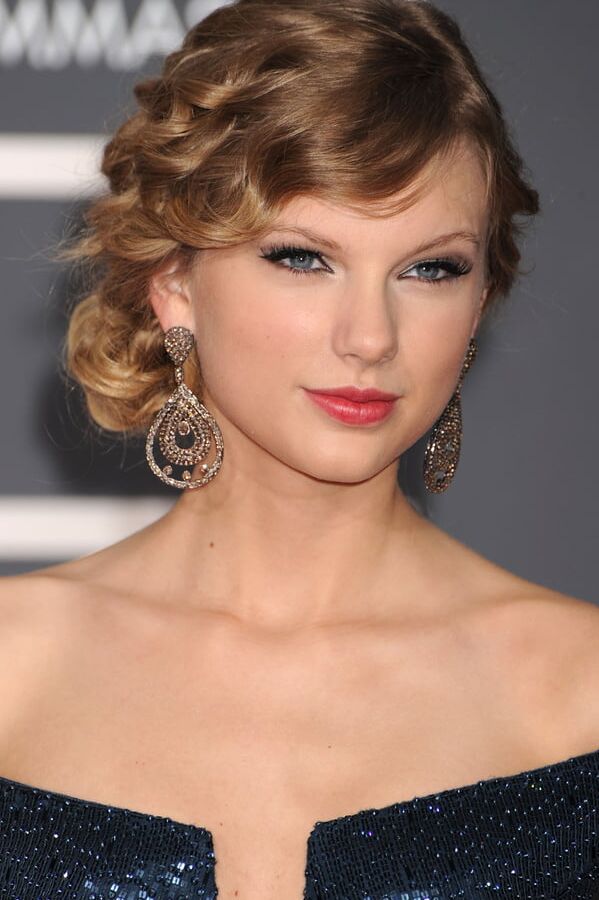 Gorgeous Taylor -