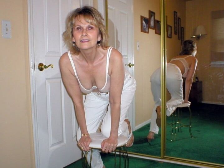 Milf Jeannie