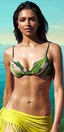 Sexy hot bitche in bikini