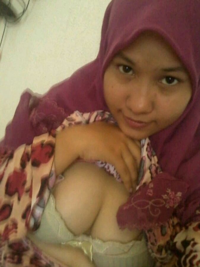 ayu ShahAlam