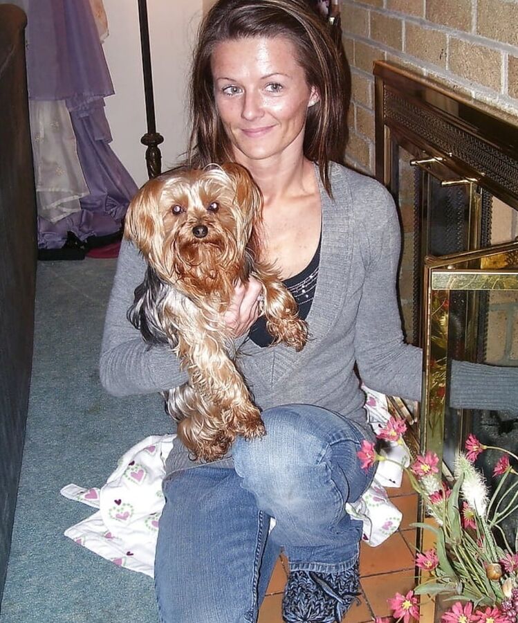 Slim Elegant Milf Naked at Home