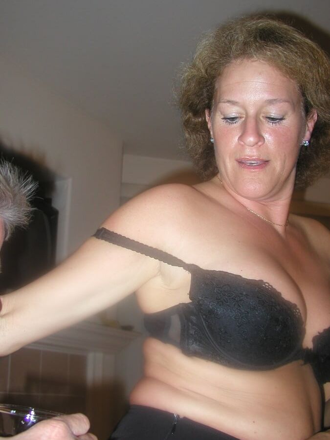Leslie, Mature SlutWife, Girl Girl Action!