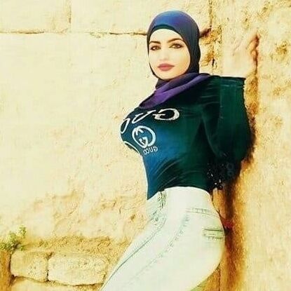 Sexy hijab slut