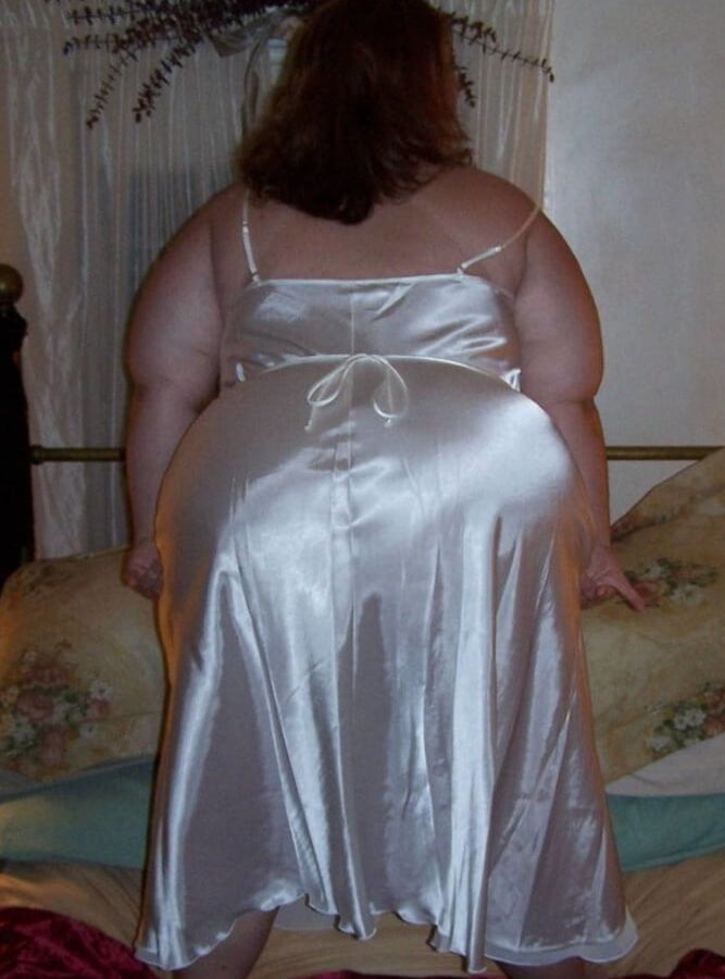 Mature meaty mom&;s