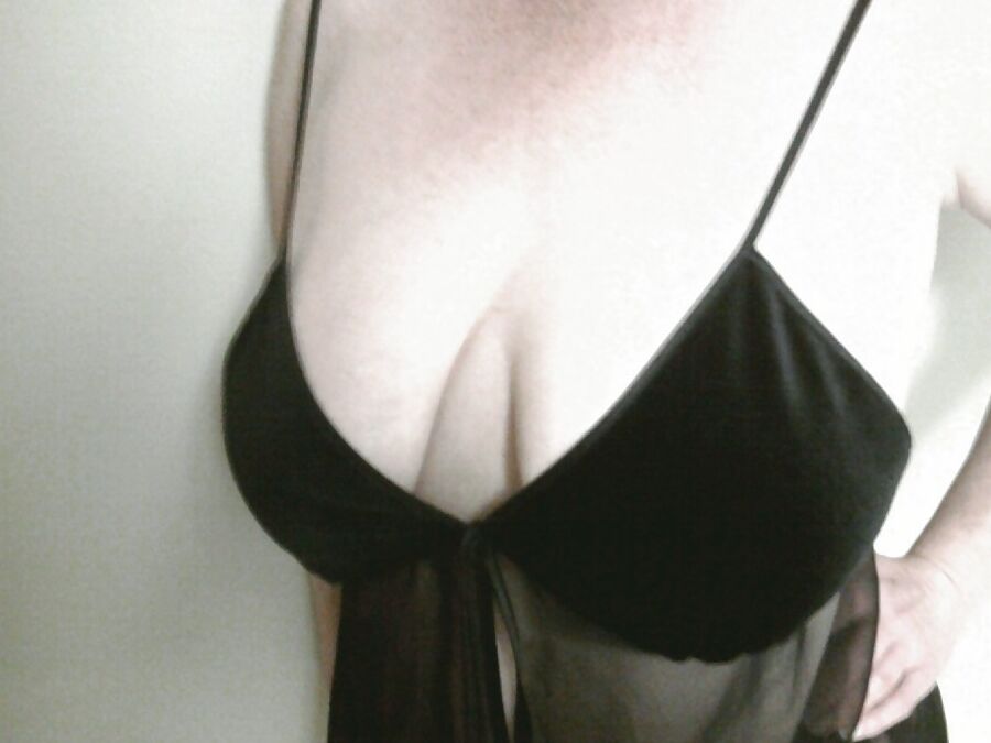 Celine zeigt, dass sie alles geschluckt hat...