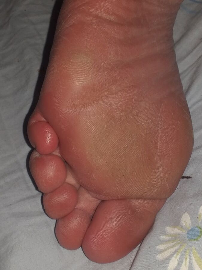 Pied nu au lit