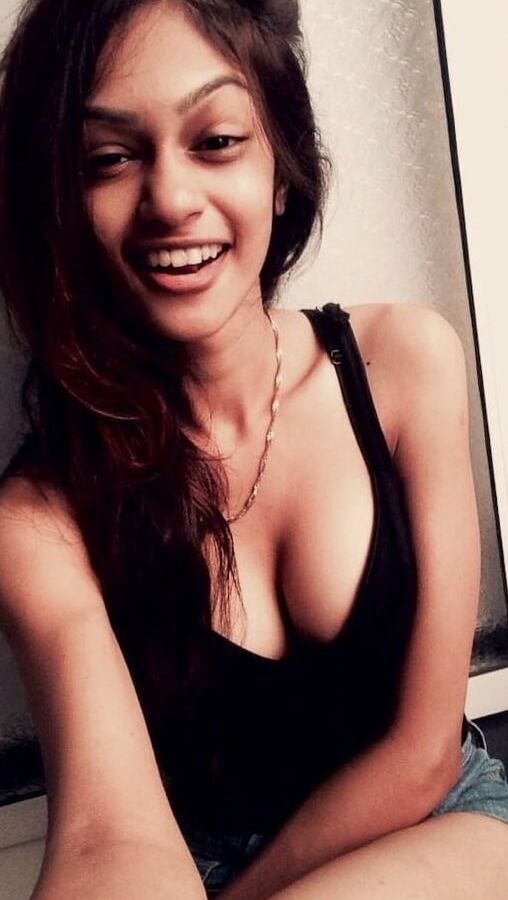 hot girl indian muslim nudes corona time pics leaked