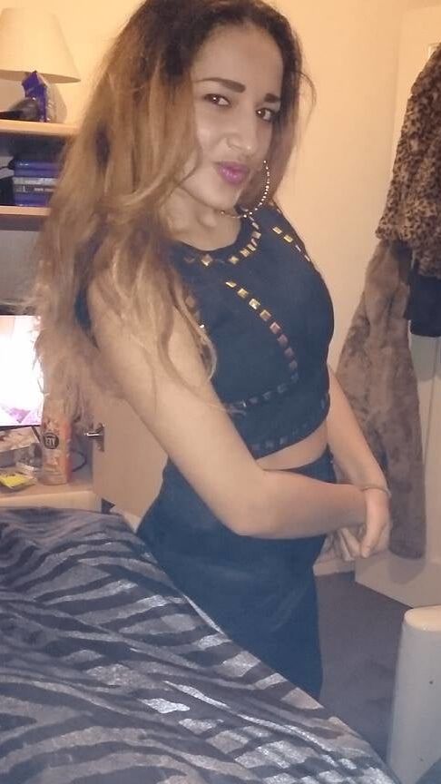 Stupid Chav Sluts- Saskia R