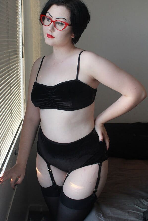 Sexy curvy Pin-up