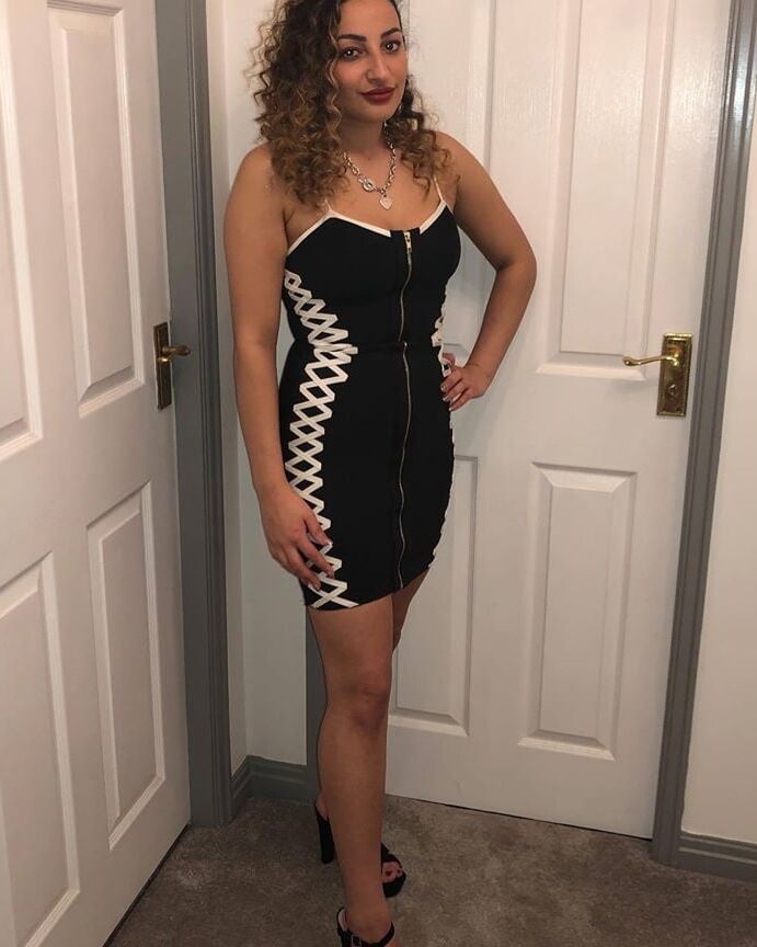 Stupid Chav Sluts- Saskia R