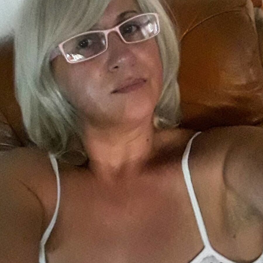 Serbian beautiful slut blonde milf mom Snezana Sneza Ilijev