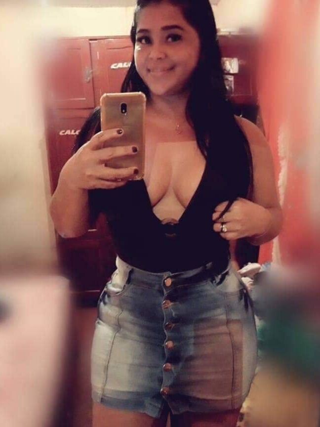 SIMONE MORENA CAVALA MADURA RABUDA DEMAIS