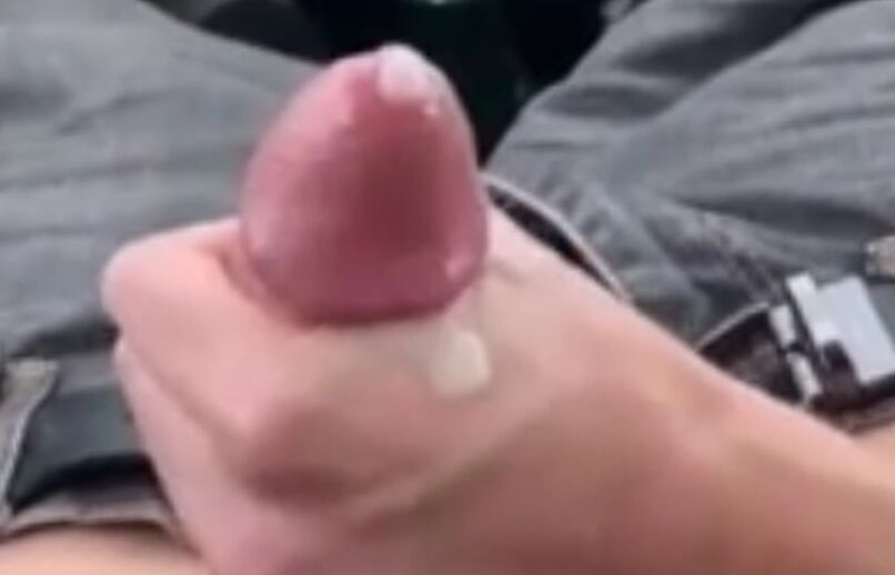 Guys cumming in jeans. Nice