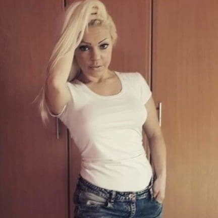 Mirela(ako neko nesto zna ili ima neka salje)