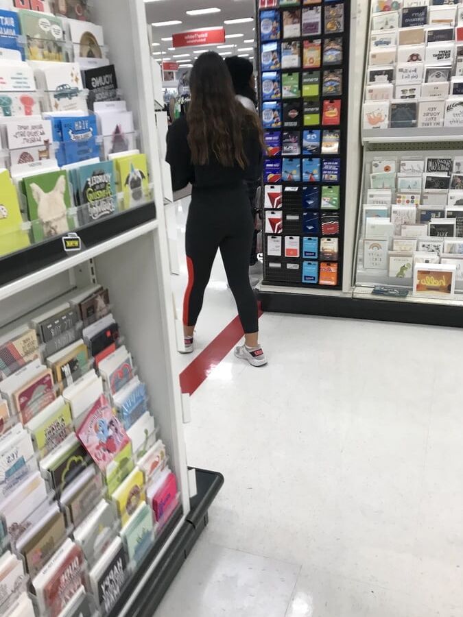 Cute latina booty in leggings