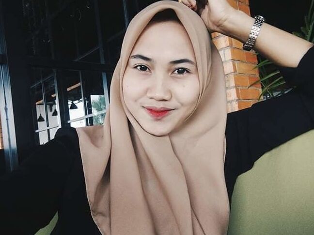 Cewek hijab jilboob