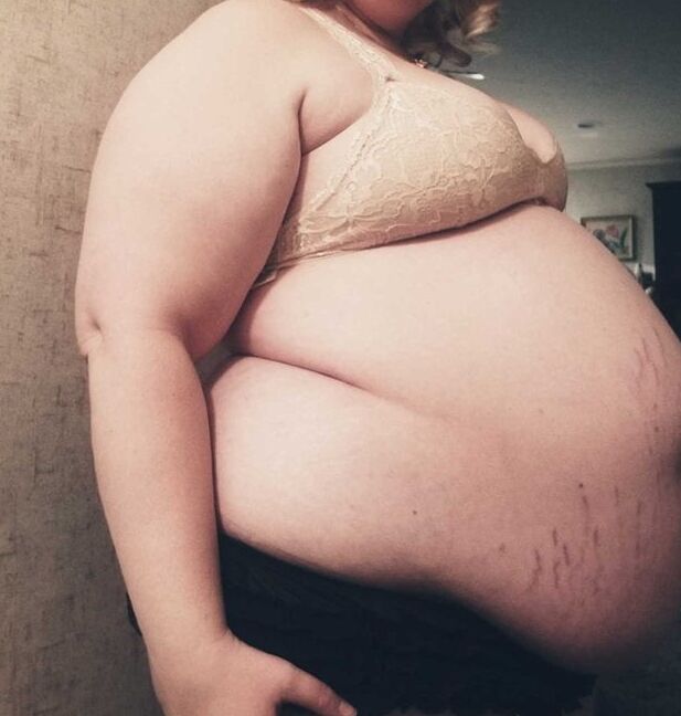 Fat Girls With Flabby Bellies