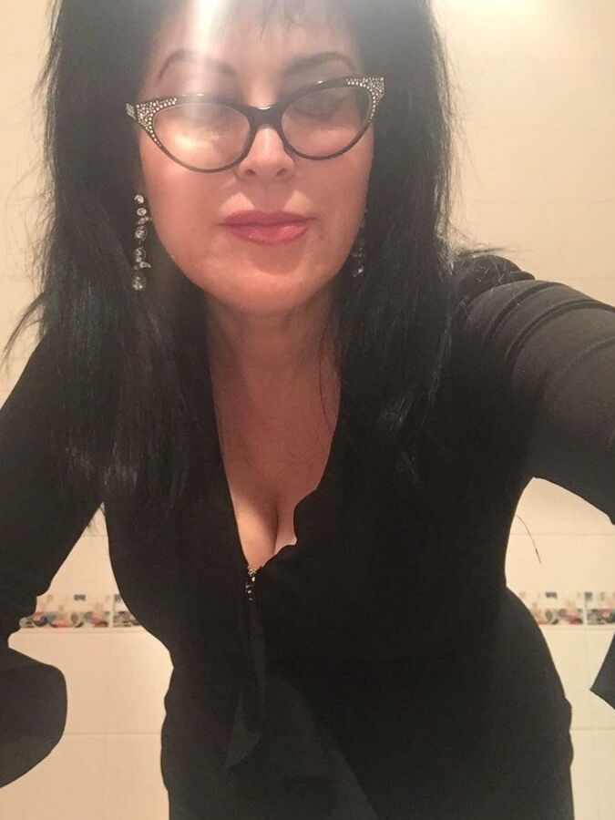 Sexy milf bitch