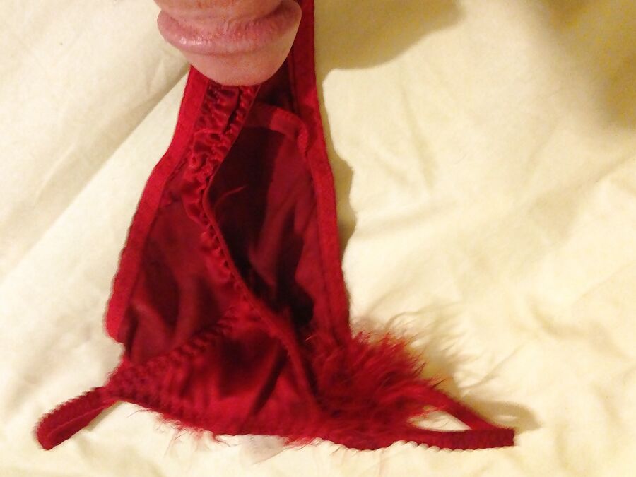 My friend&;s mom panties