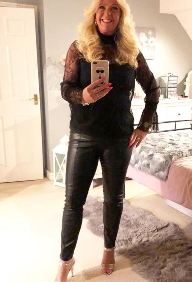 Insta Milfs &amp; Gilfs Wearing Leather