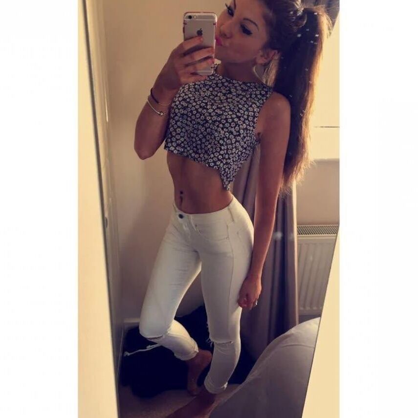 Arohi Nude Selfies