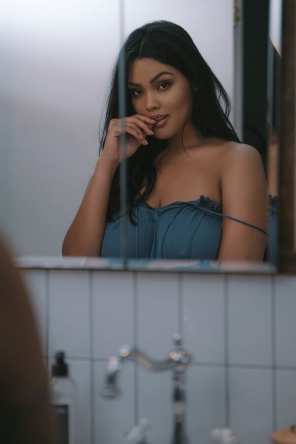 Gorgeous Babe Jocelyn